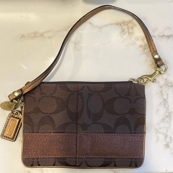 Authentic Coach Wristlet - Picture 1 of 4